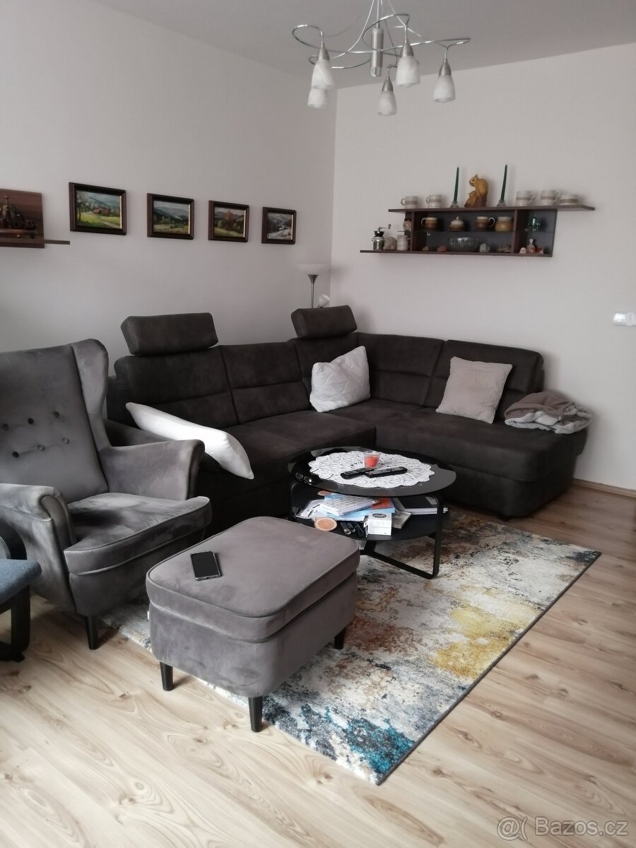 Prodej bytu 3+1 69 m² se zahrádkou a garáží v obci Okrouhlá - 11