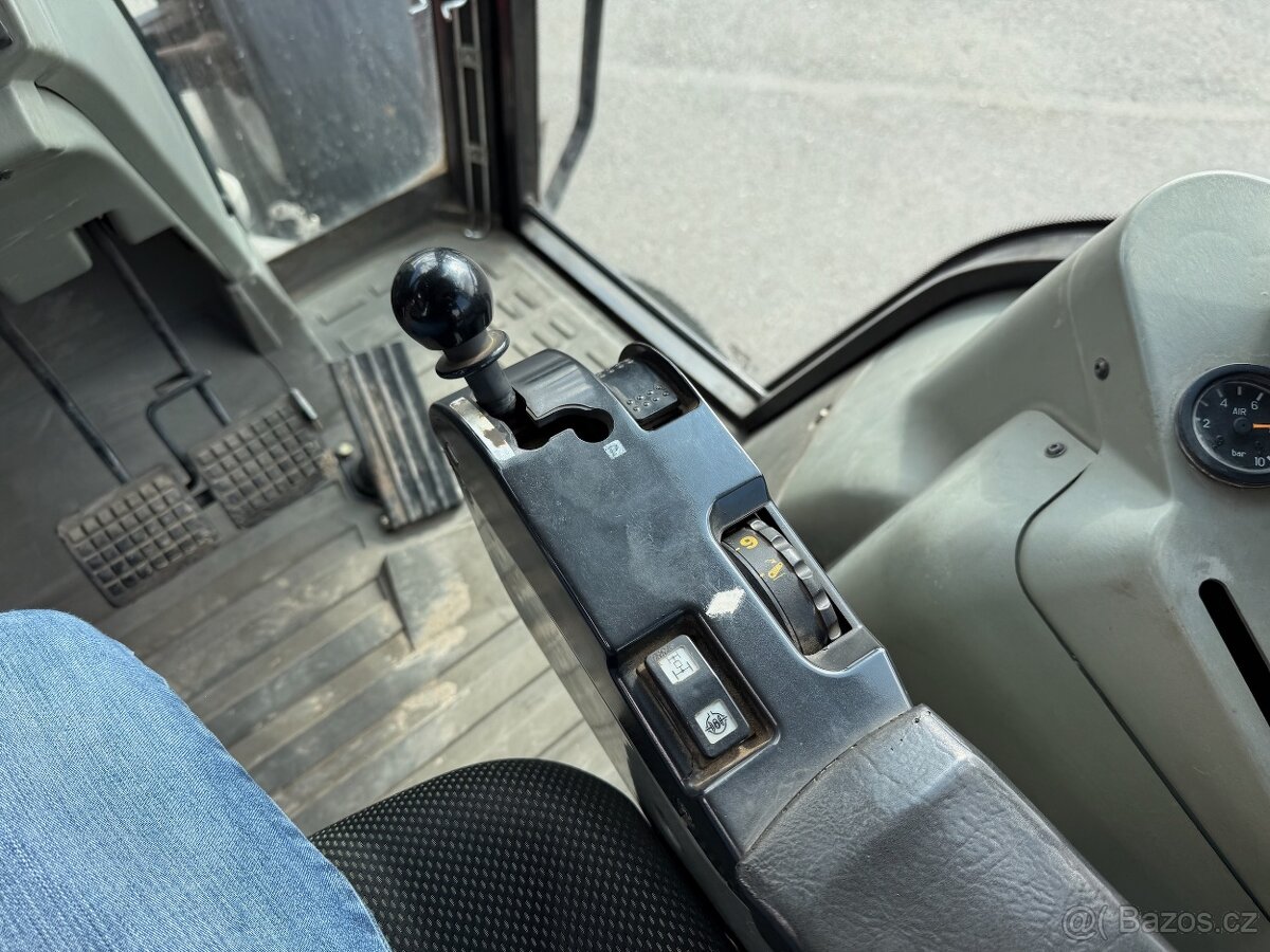 Massey Ferguson MF8260 - 11