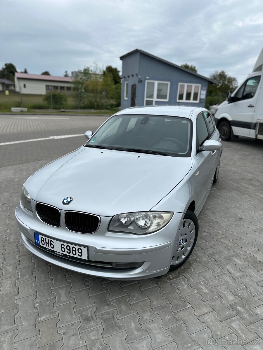 BMW e87 118i automat - 11