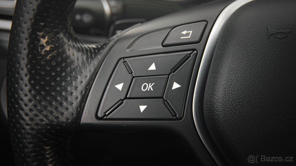 Mercedes-Benz Třídy E, E200 Kupé 2,0/135kW - 11