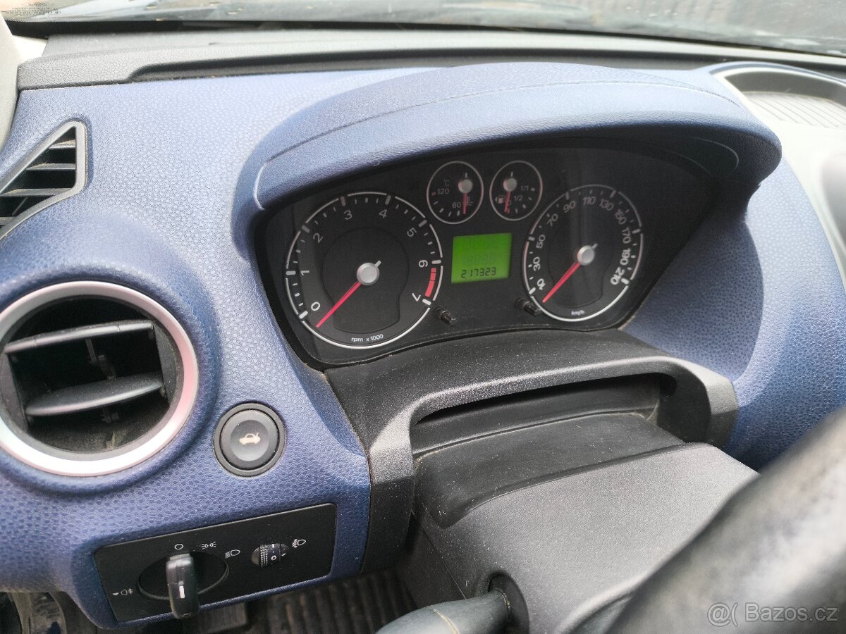 Prodám Ford Fiesta 1.3 44kw rok 2006 - 11