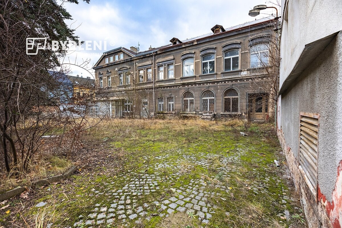 Prodej průmyslového areálu 11 341m² - 11