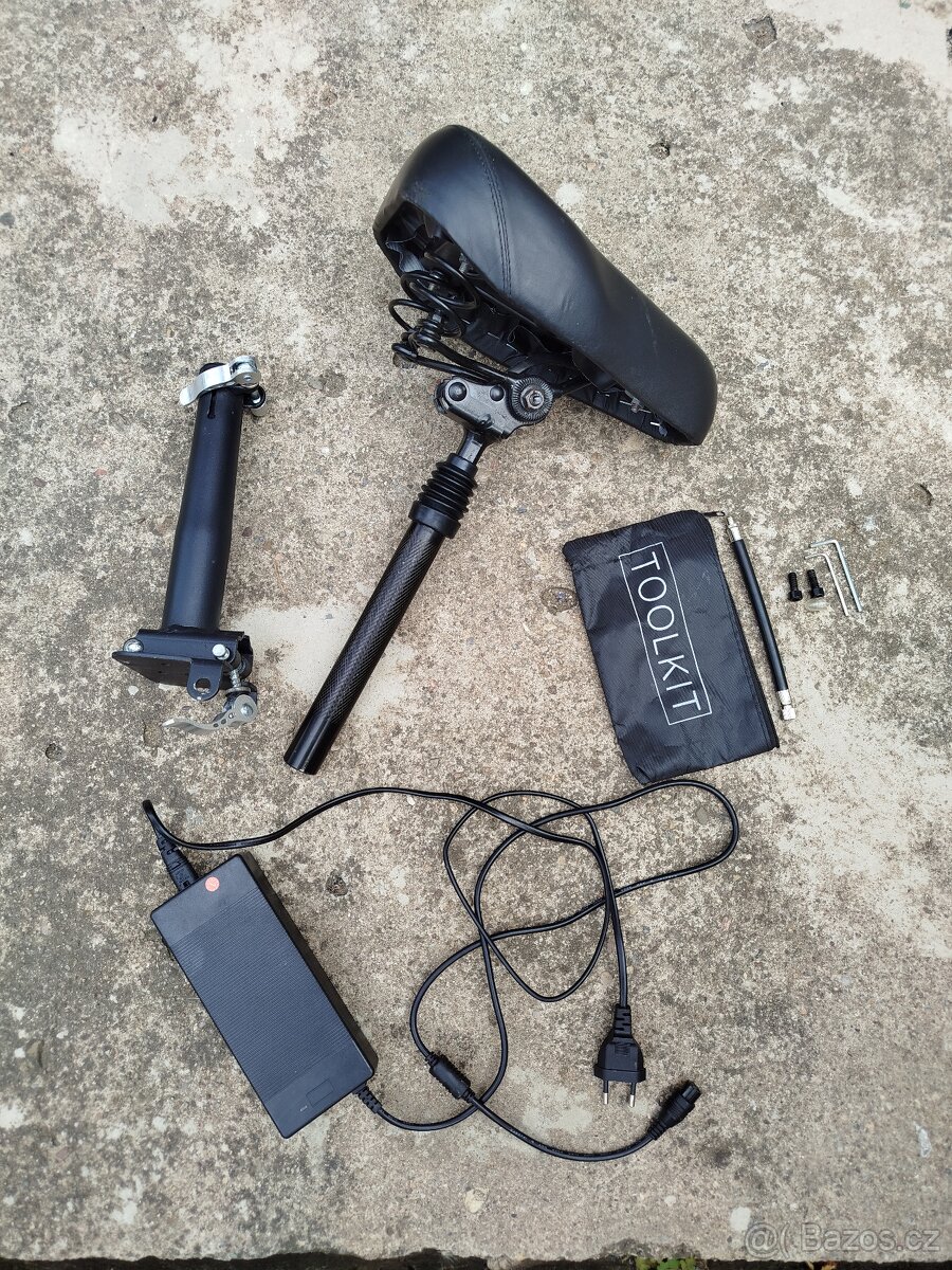 Elektrokoloběžka Kugo Kirin M4 - 11