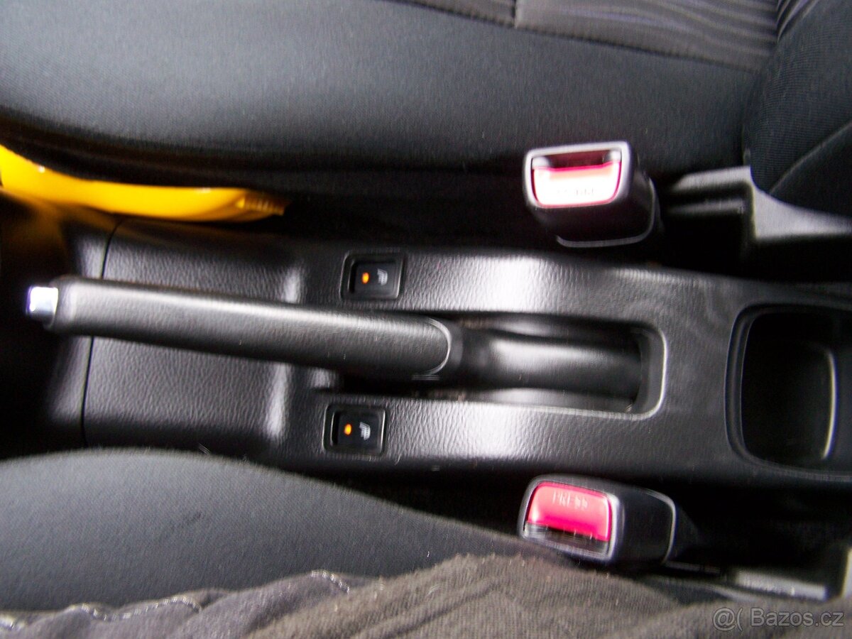 Suzuki Swift 4x4 1.2i 69kW r.v.2012 - 11