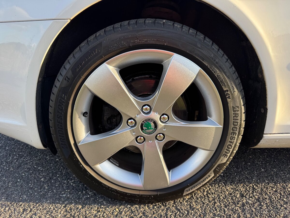 ŠKODA OCTAVIA II 1.6 TDI COMBI/ZÁRUKA/PODZIMNÍ SLEVA - 11