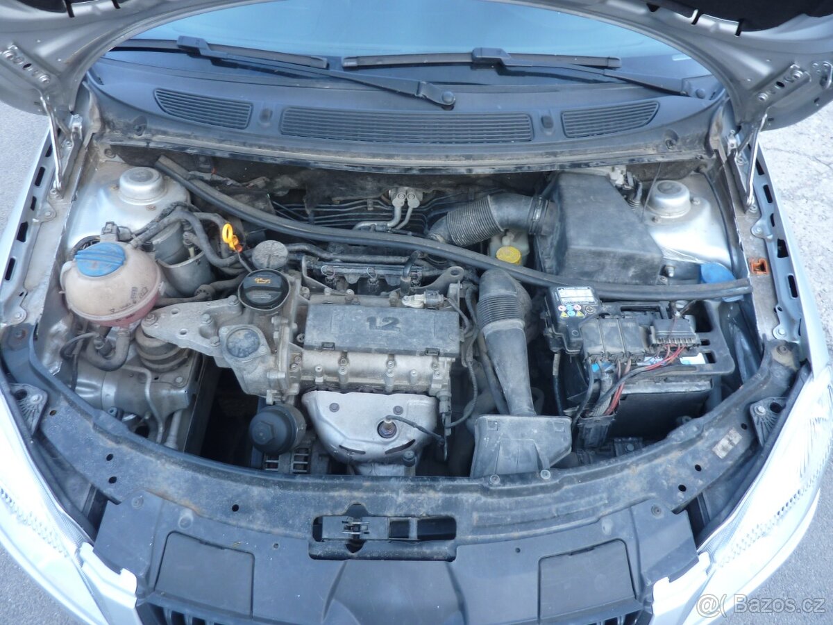 ŠKODA FABIA KOMBI SPORT 1.2 51 KW 2009 KLIMA - 11