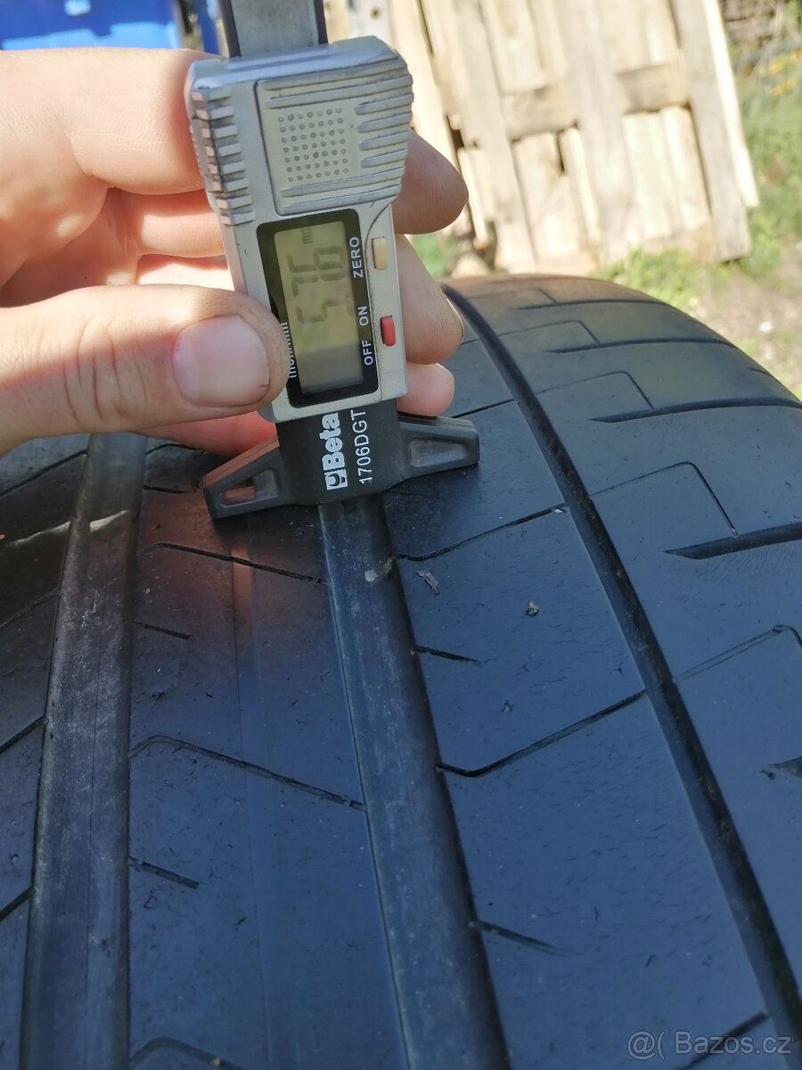 Pirelli P Zero 315/35ZR22 - 11