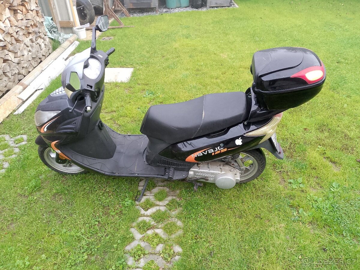 Prodám skútr 125 navajo - 11