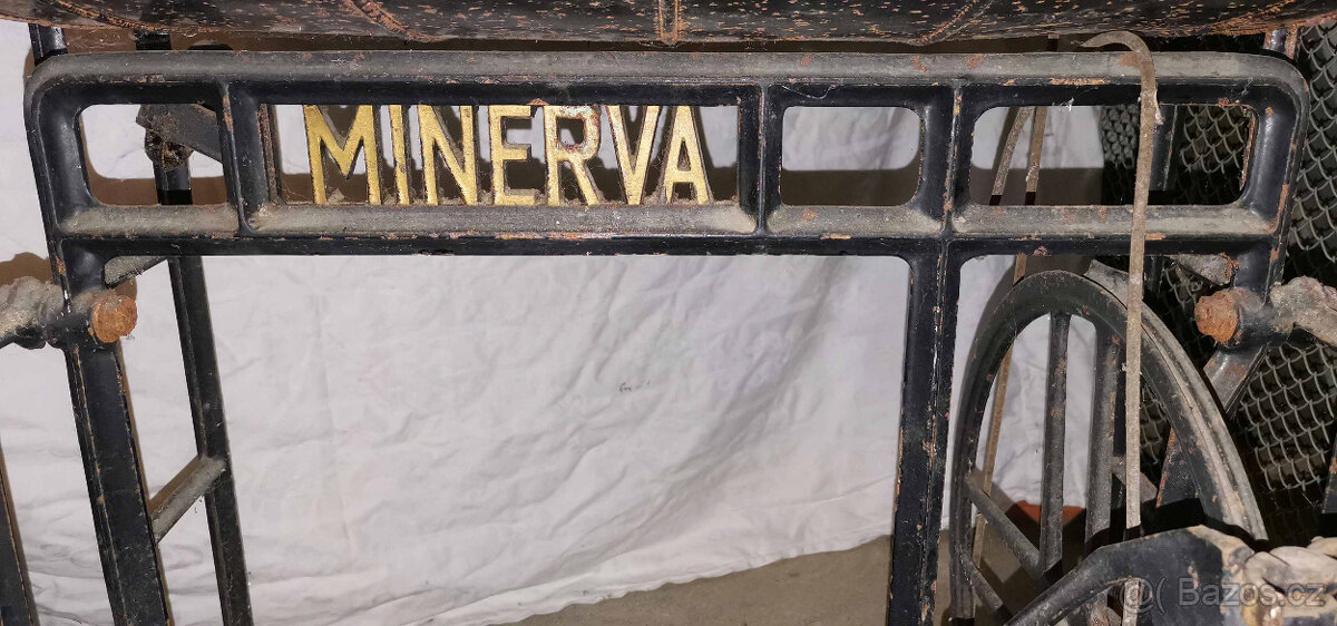 Starožitný šicí stroj MINERVA - 11