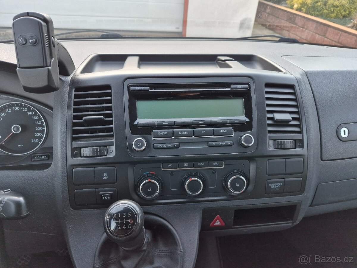VW Multivan T 5,1 2,0 tdi 103 kw - 11