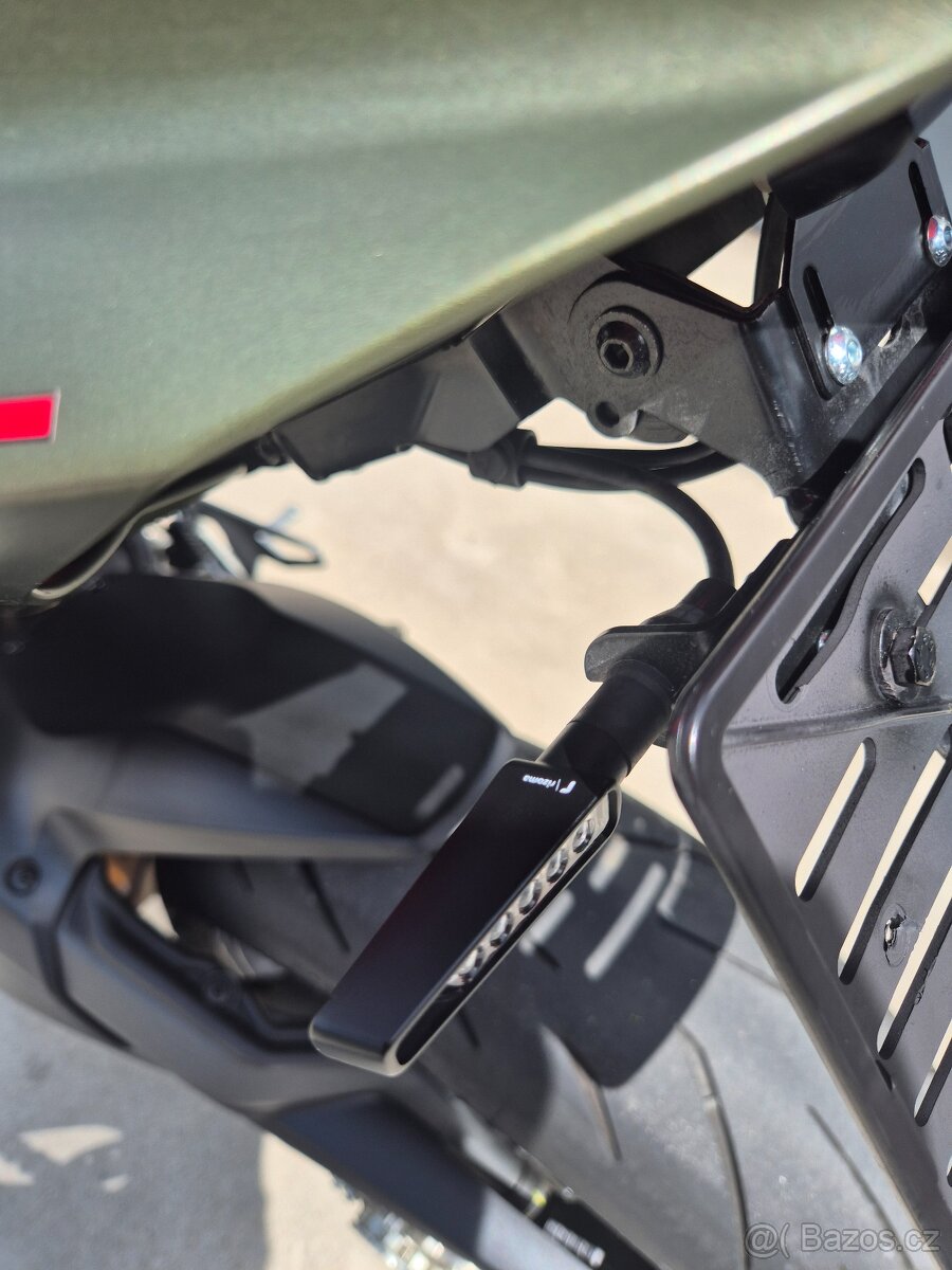 Ducati Streetfigter V2 - 11