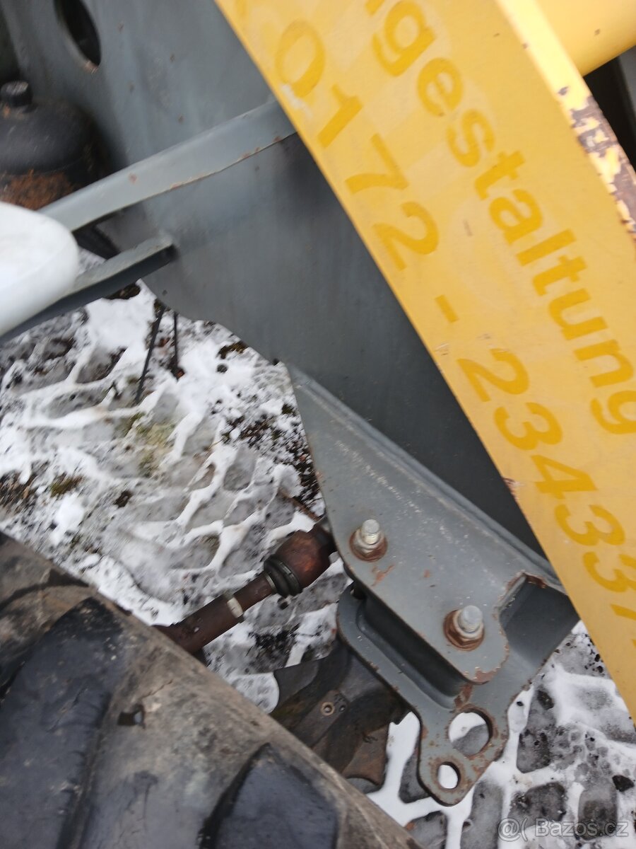 KRAMER 750 kolový nakladač - 11