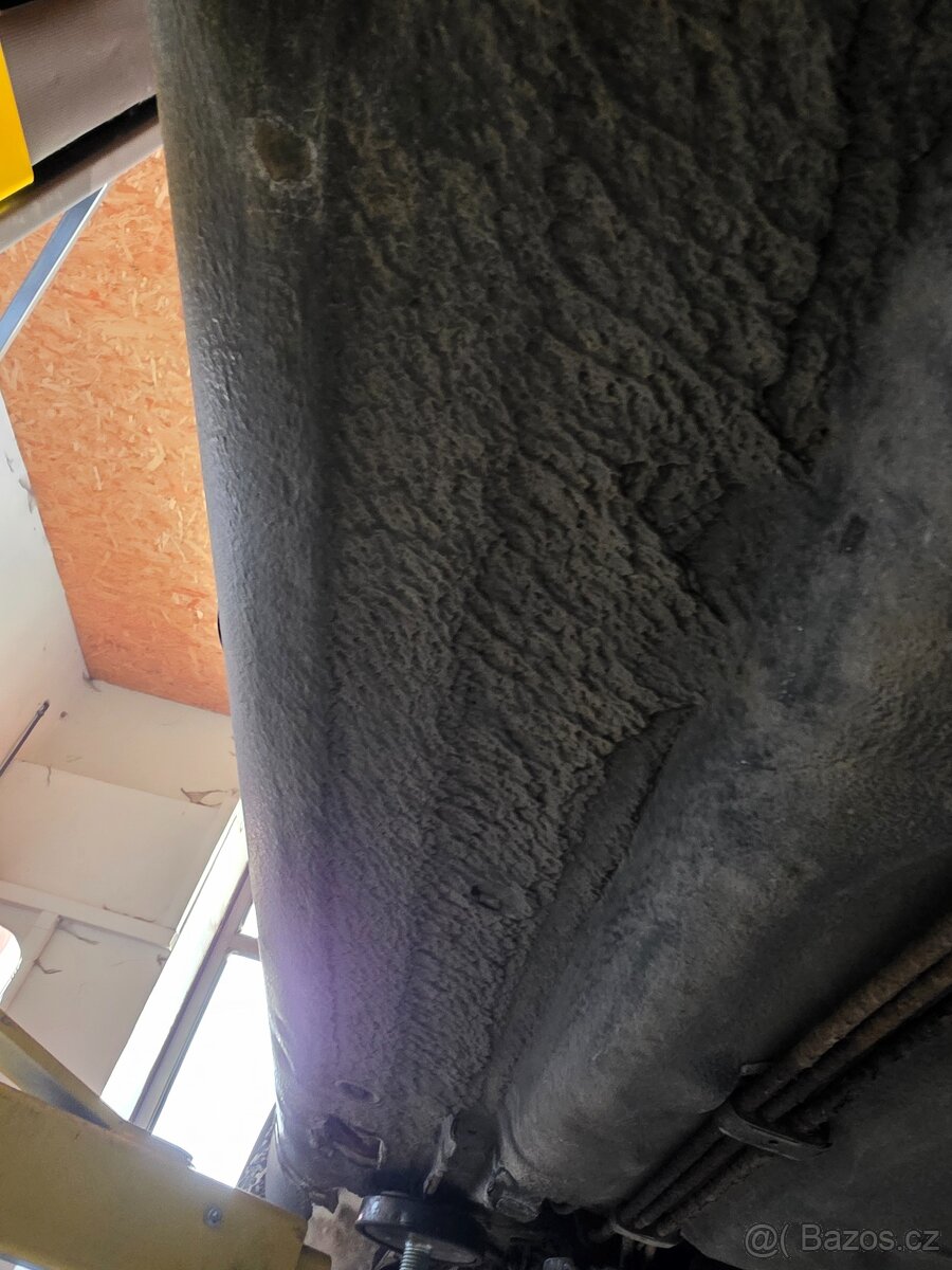 Audi 100 quattro - 11