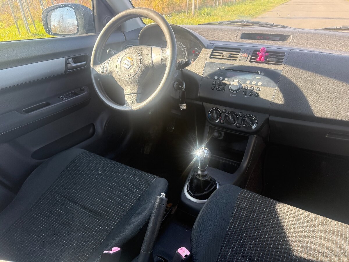 Suzuki Swift 1,3 DDiS 51 kW nova STK - 11