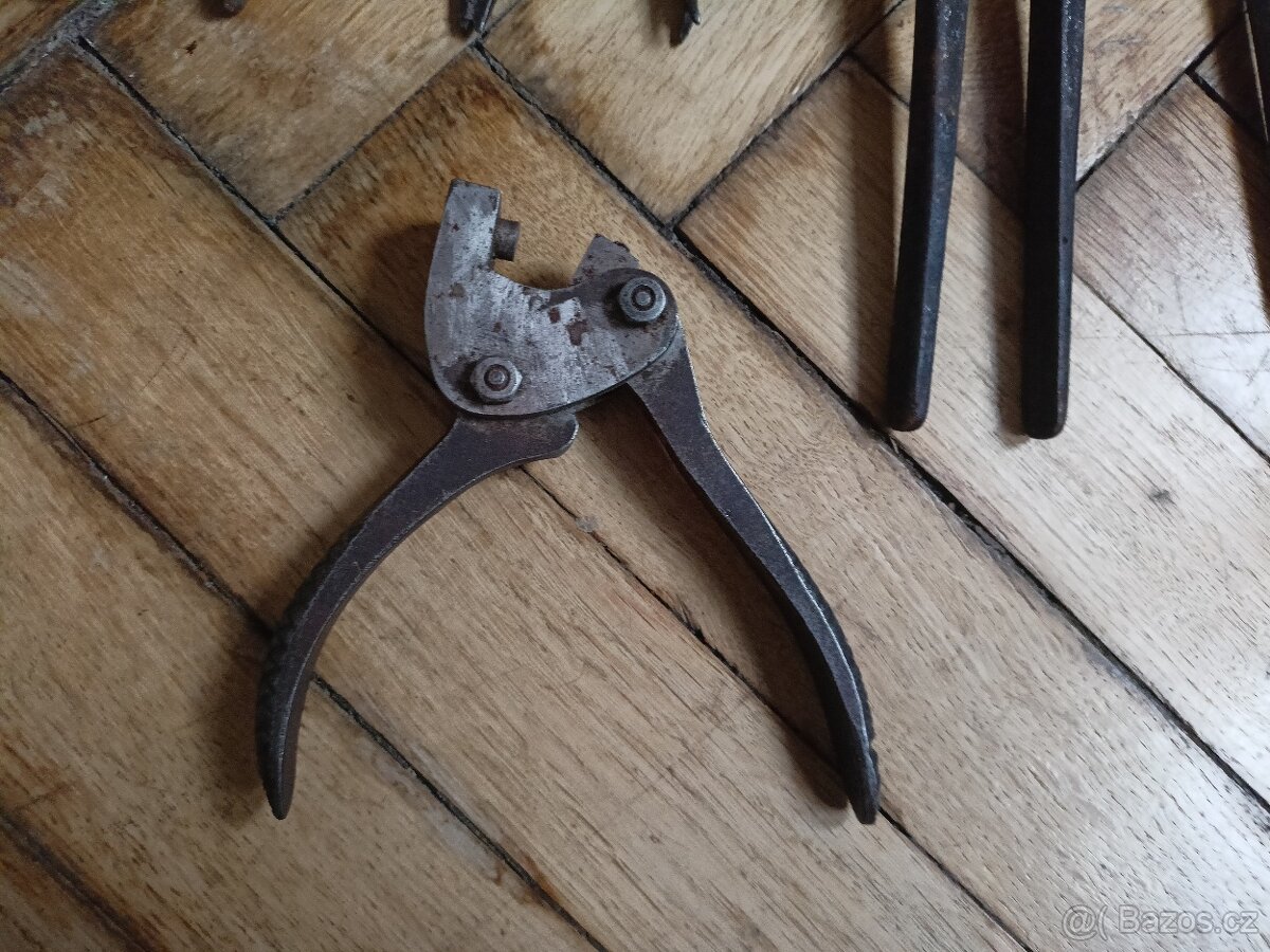 Staré kleště kovářské - 11