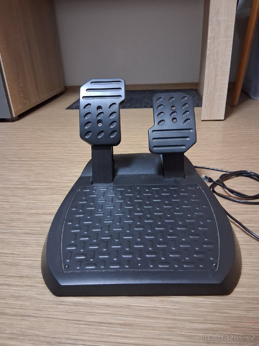 Herní volant z řady Thrustmaster T80 - 11