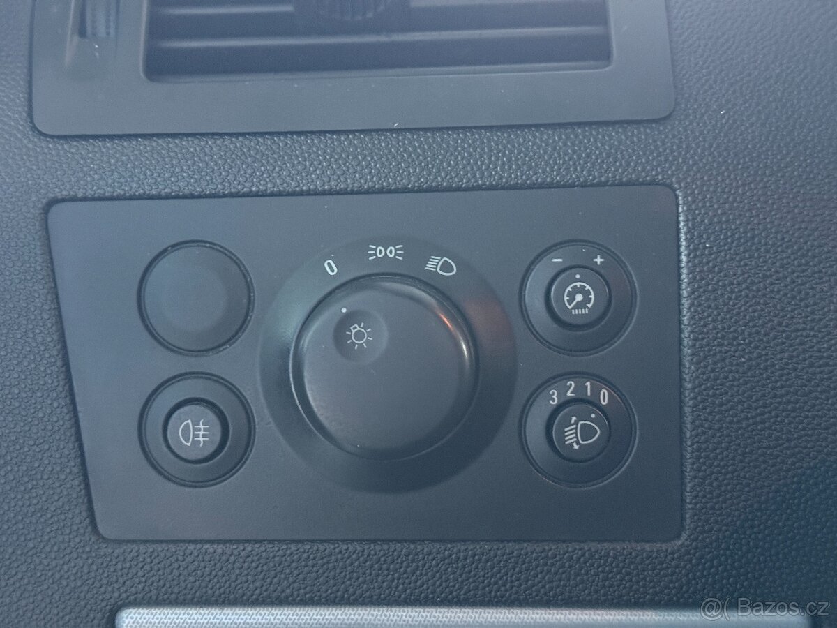 Opel Zafira 1.6 77kW,SERVISKA,7.MÍST - 11