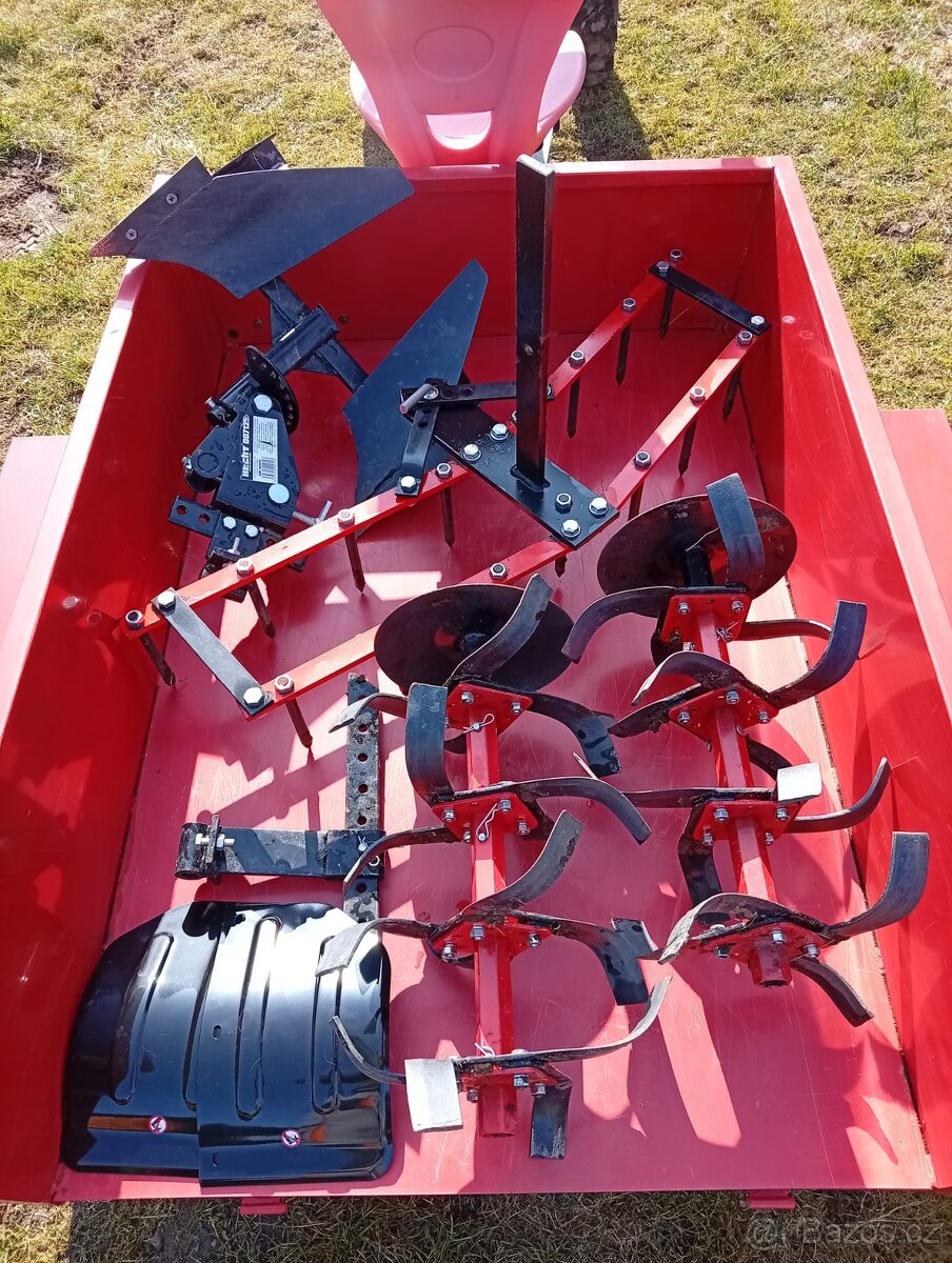 Hecht 7100 s vozíkem - 11