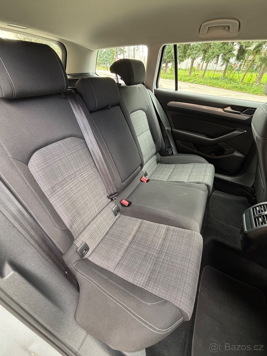 VW Passat Variant 2.0TDI 110kw DSG rok 2021 - 11