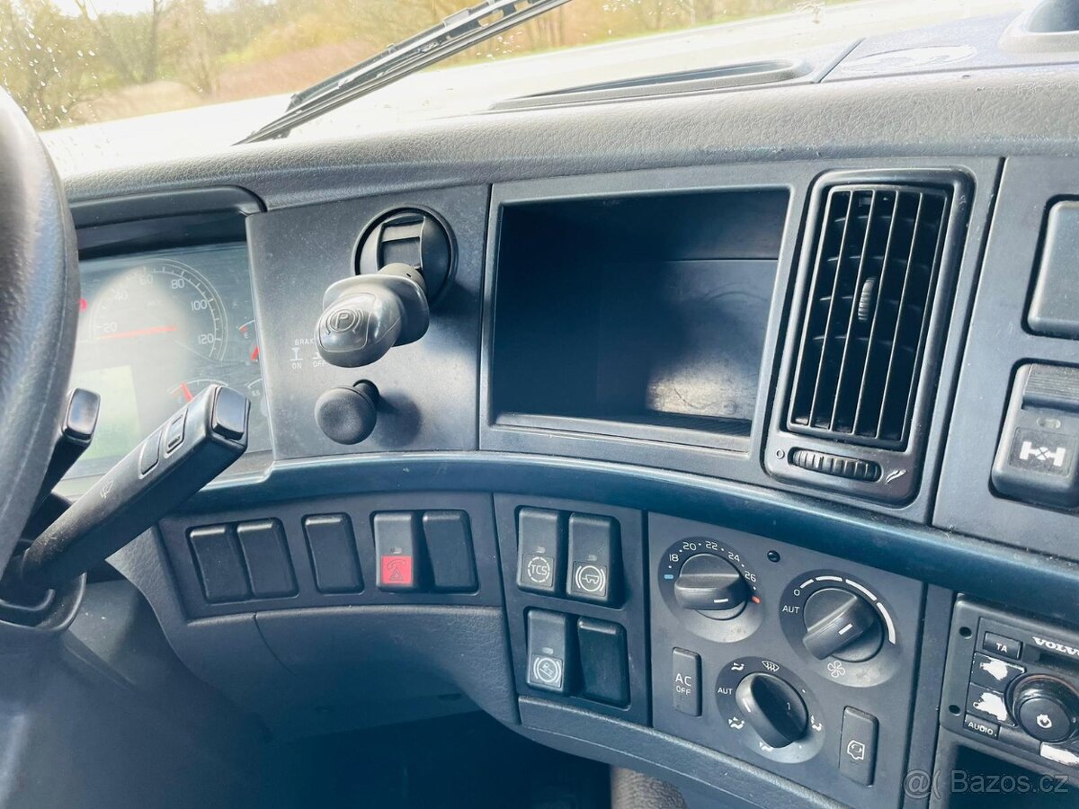 Volvo 420 EEV tahač - 11