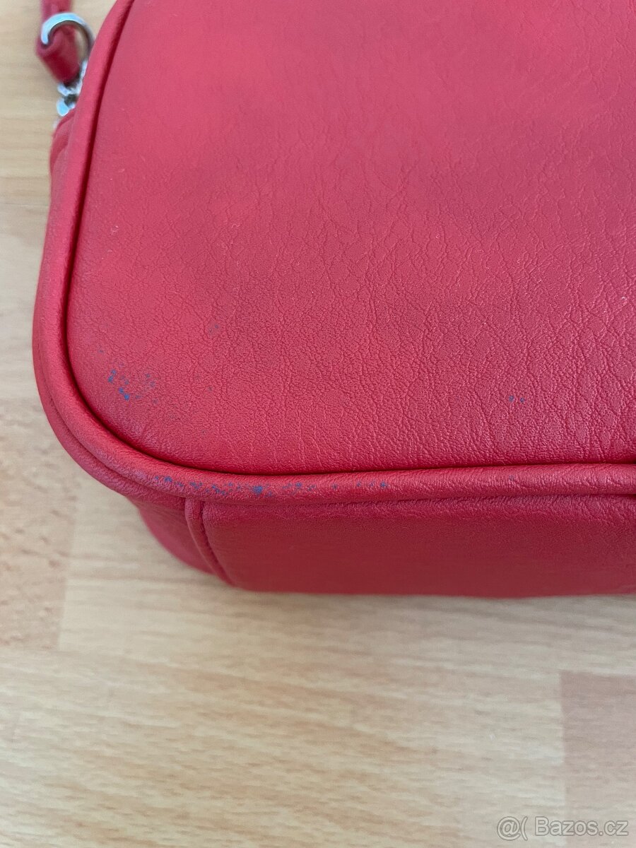 Červená crossbody kabelka - 11