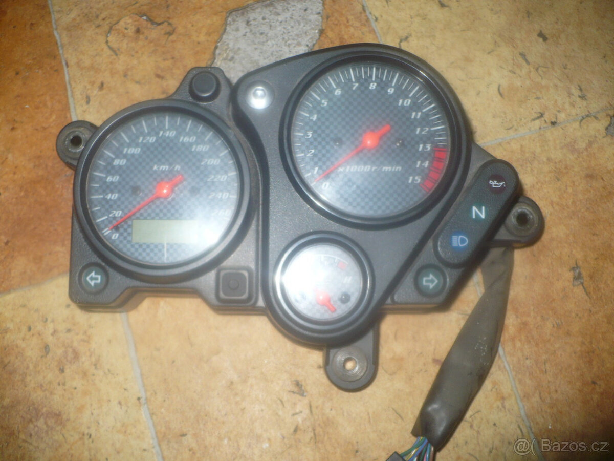 Honda CB 600 f HORNET R. 00-03 díly - 11