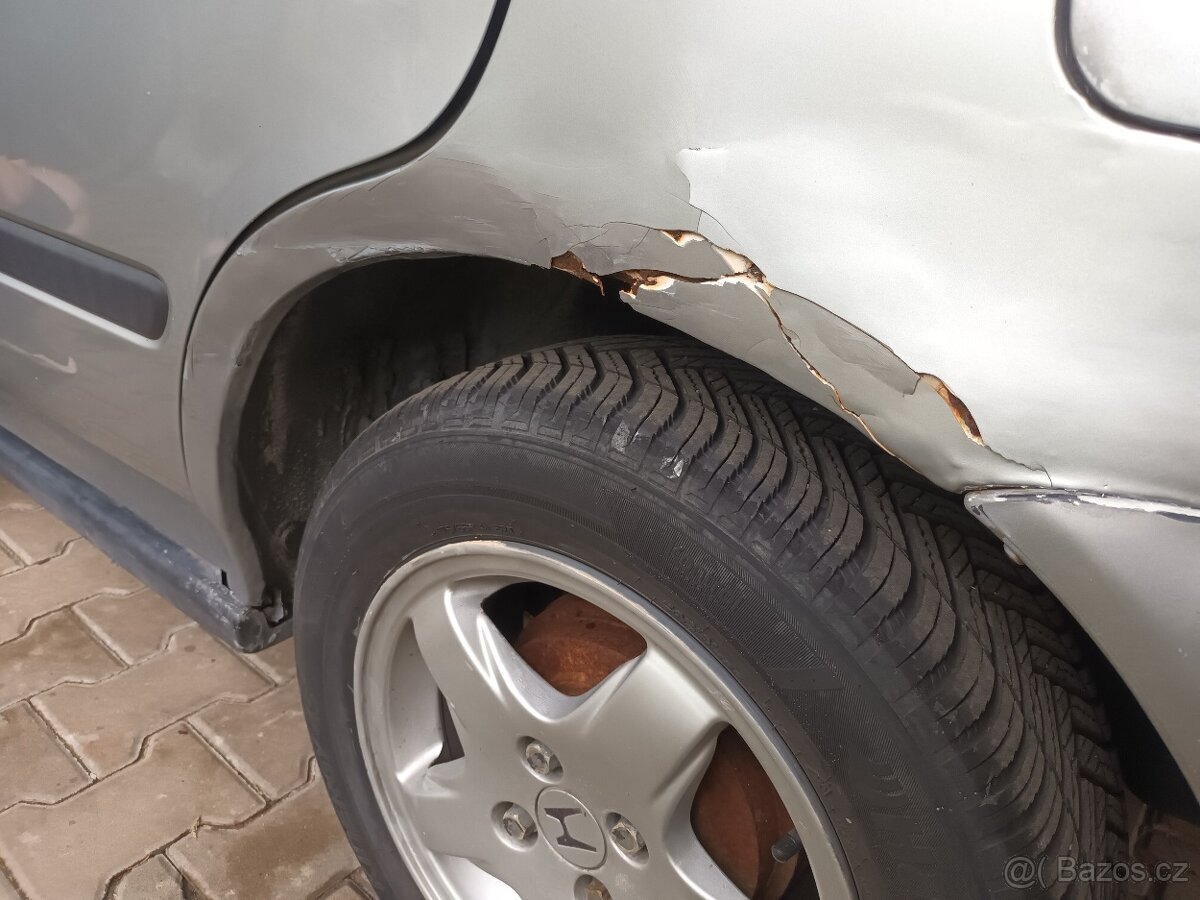 Honda Civic 1,5 vtec-e - 11