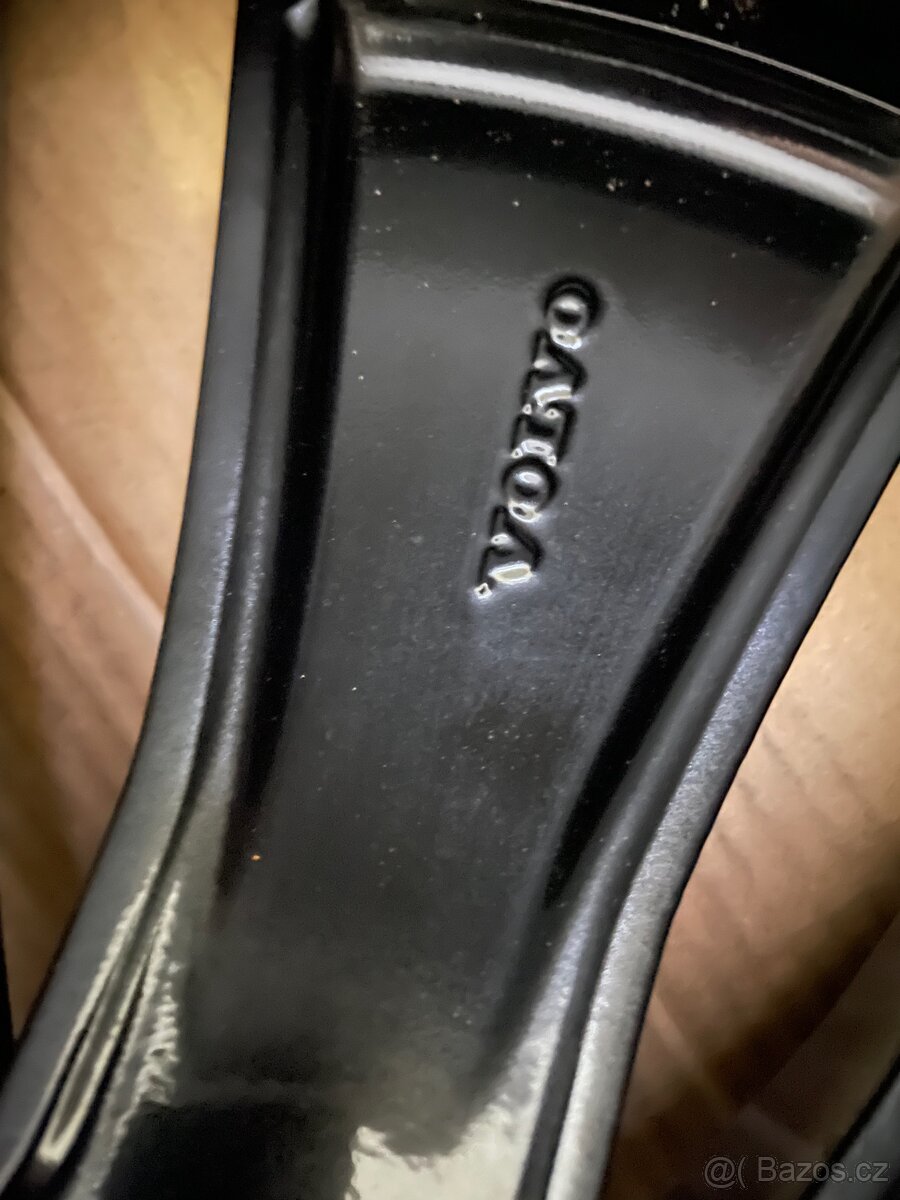 Orig zimni Volvo V90 S90 II r19 255/40/19 98% - 11