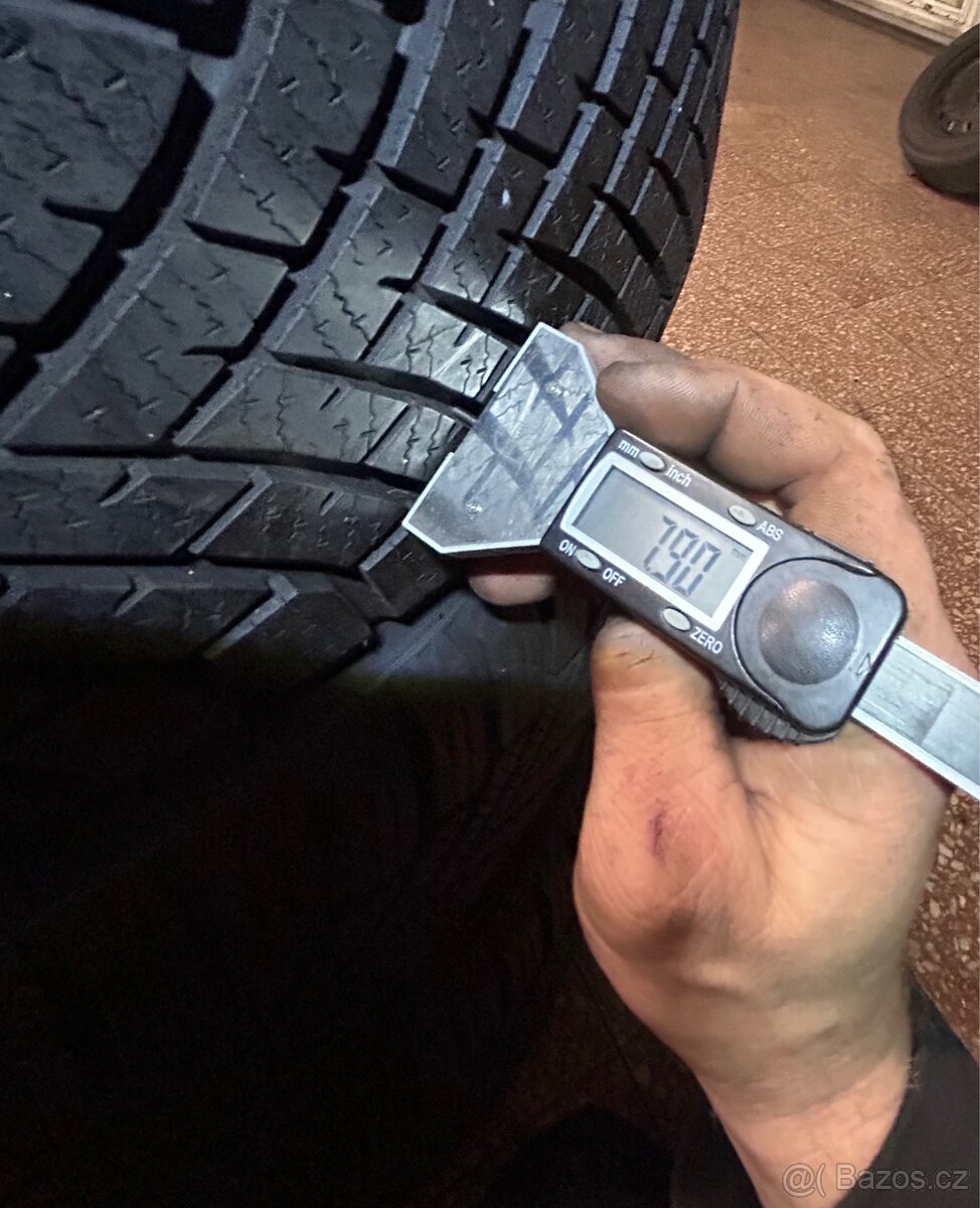 Zimni sada Yokohama - 225/55 r17 - vzorek 7,5mm - 06/2023 - 11