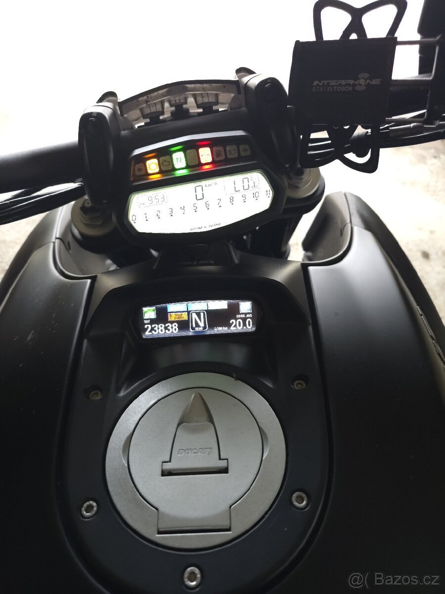 Ducati Diavel - 11