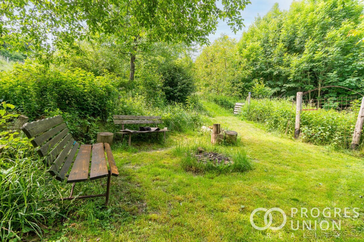 Prodej stavebních a zemědělských pozemků na samotě s číslem - 11