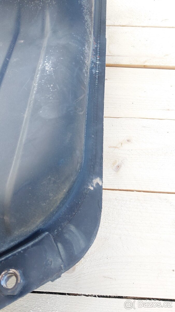 Kia Sportage 1 –Nádrž paliva - 11