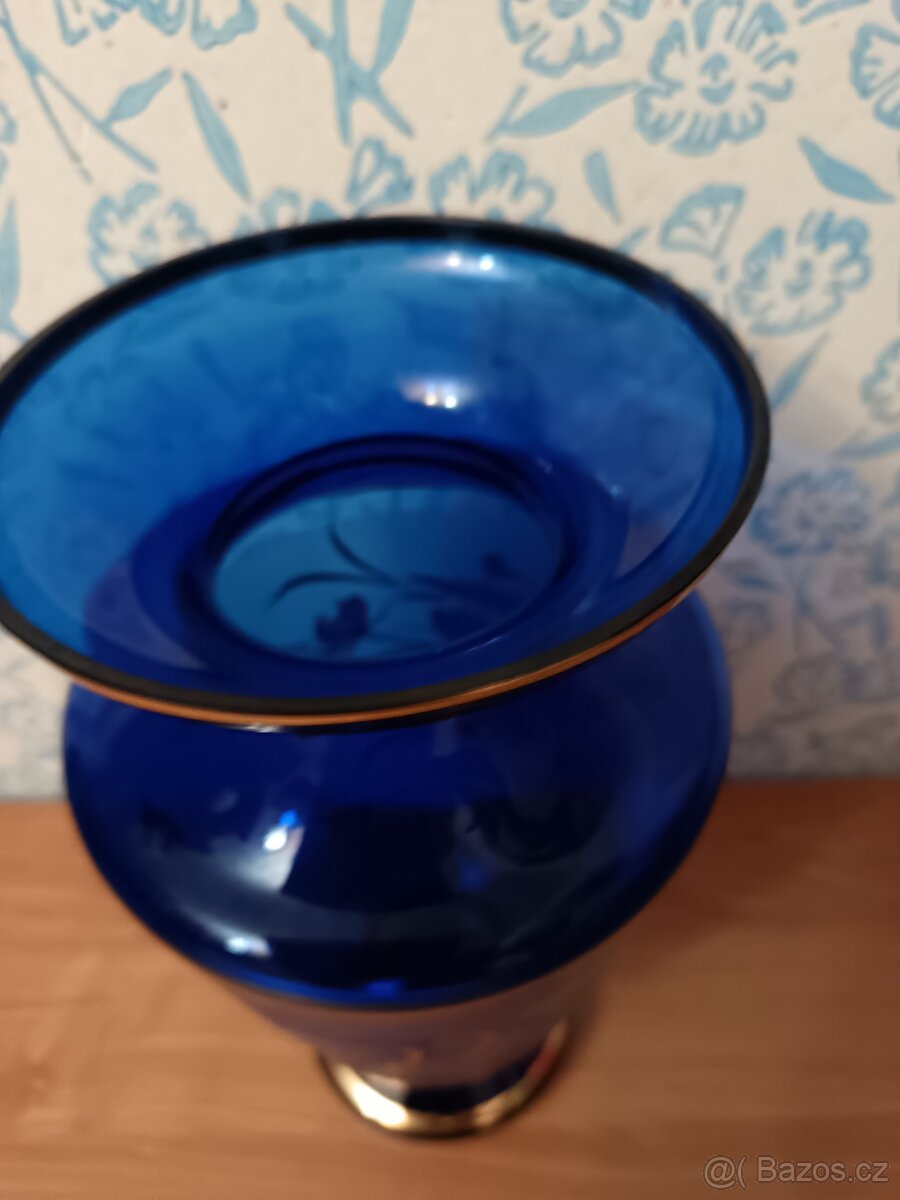 Modrá skleněná váza květinová - 11