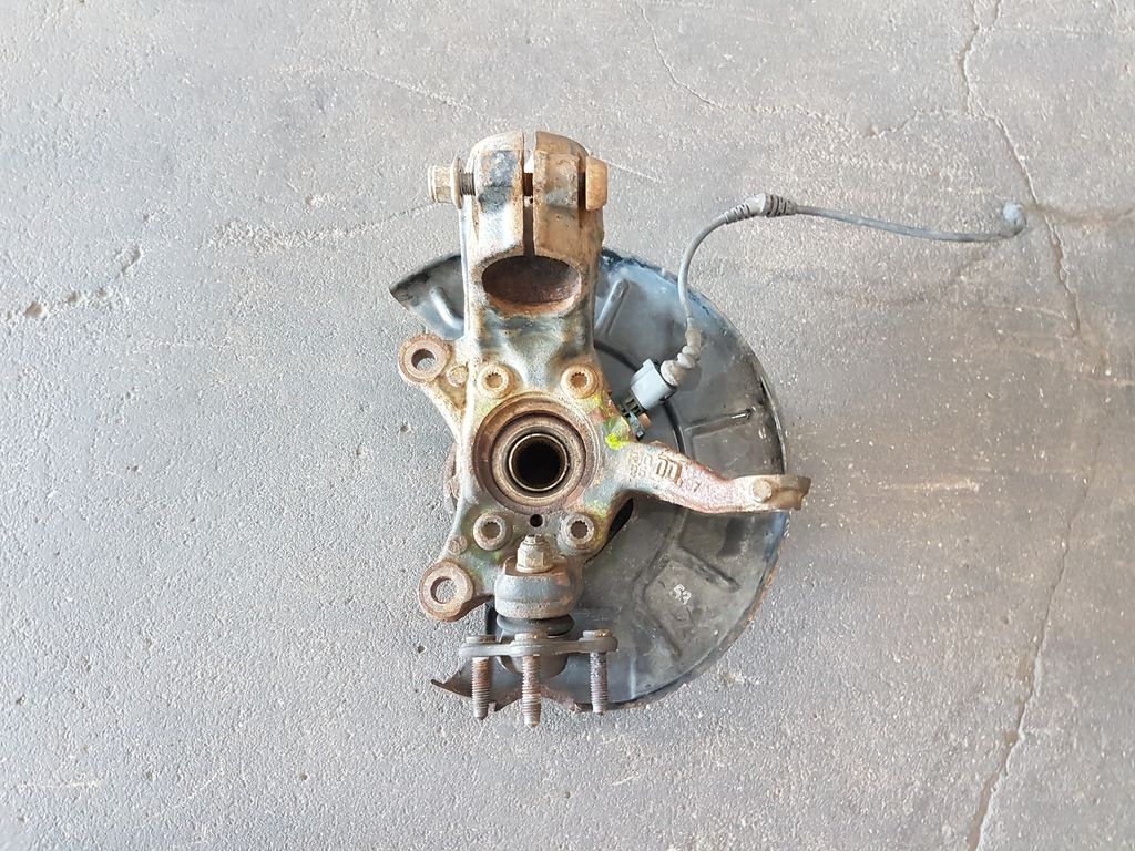 Pravá přední těhlice, velký typ Škoda Octavia II RS - 11