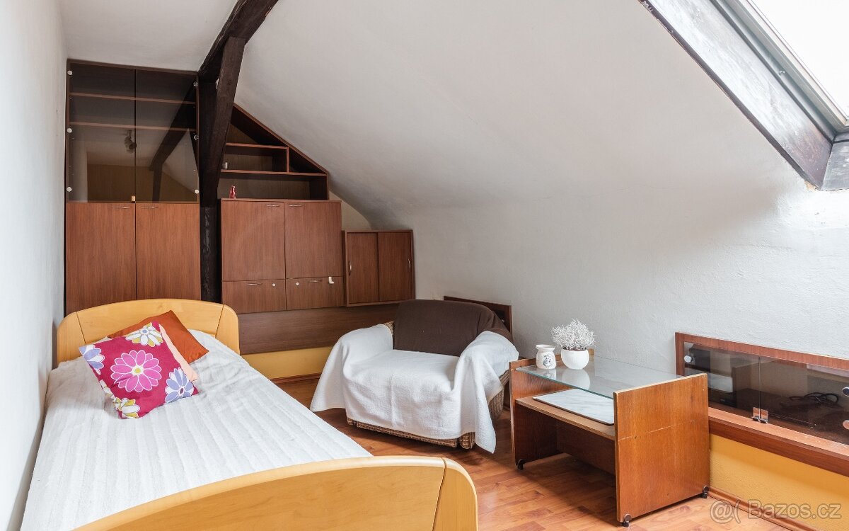 KOLÍN - RODINNÝ DŮM U CENTRA MĚSTA - 11