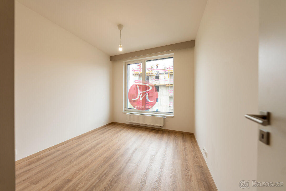 Pronájem nadstandardního bytu 4kk, s terasou 142,38m² v rezi - 11