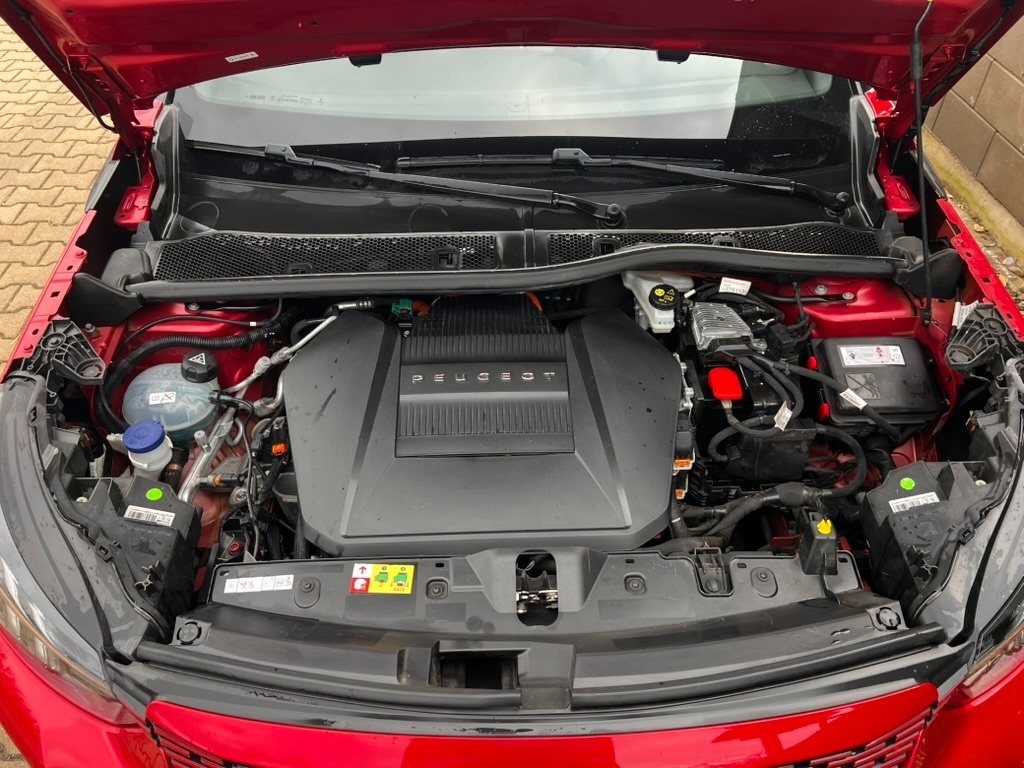 Peugeot e-2008 GT, tempomat, kůže, 18" alu, DPH - 11