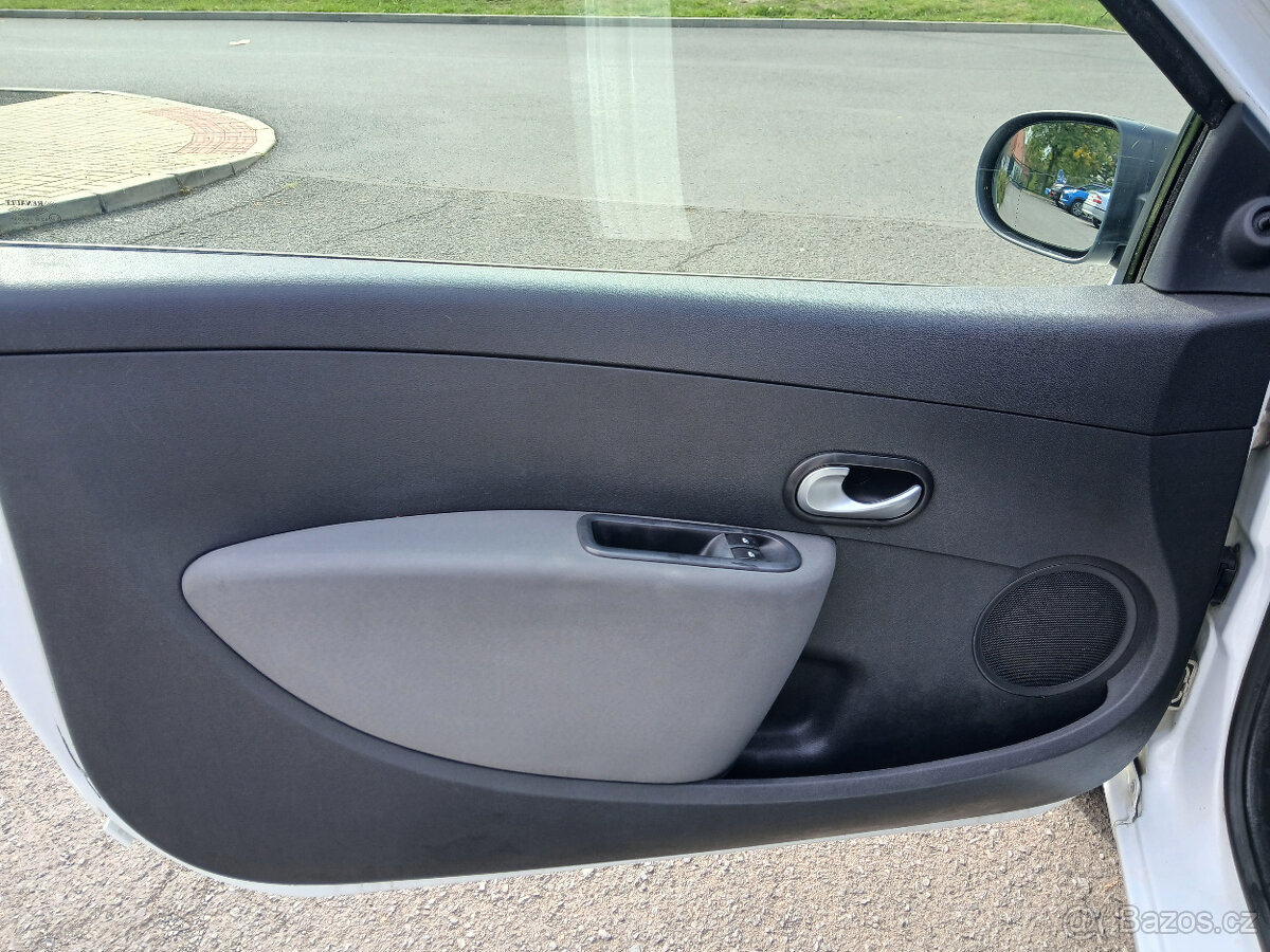 Renault Clio, 1.2i Klima 2012 Dobrá cena - 11