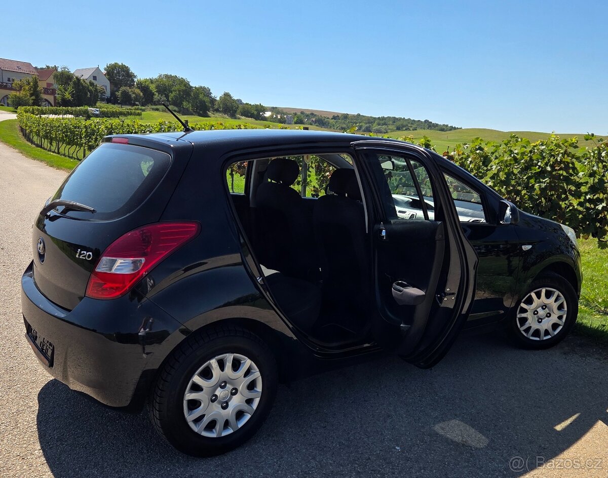 Hyundai i20 1.25 16V 57KW/77koní R.V.03/2012 - 11