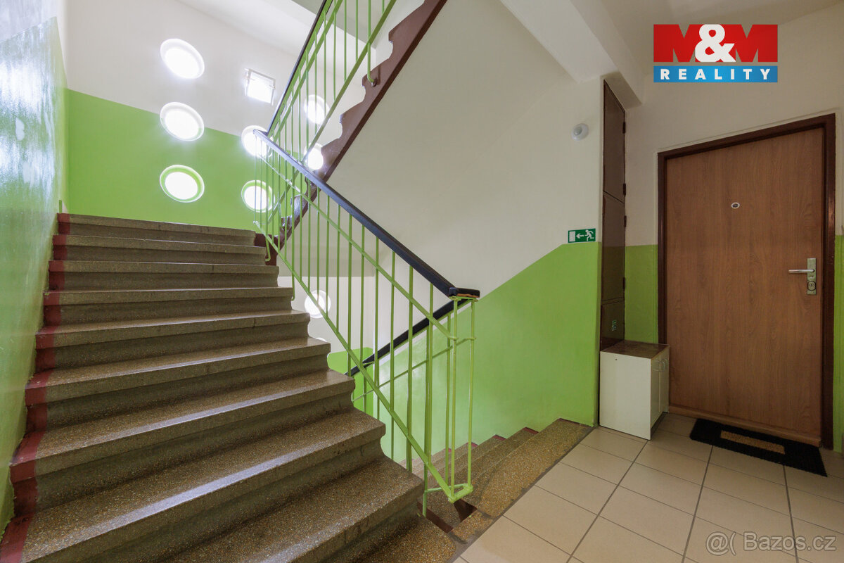 Prodej bytu 3+1, 69 m², Nová Role, ul. 1. máje - 11