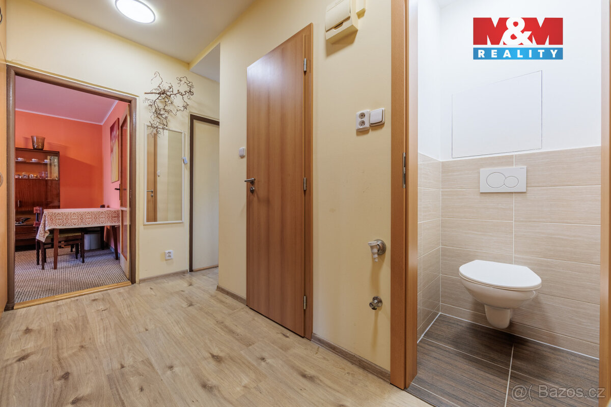 Prodej bytu 3+1, 69 m², Nová Role, ul. 1. máje - 11