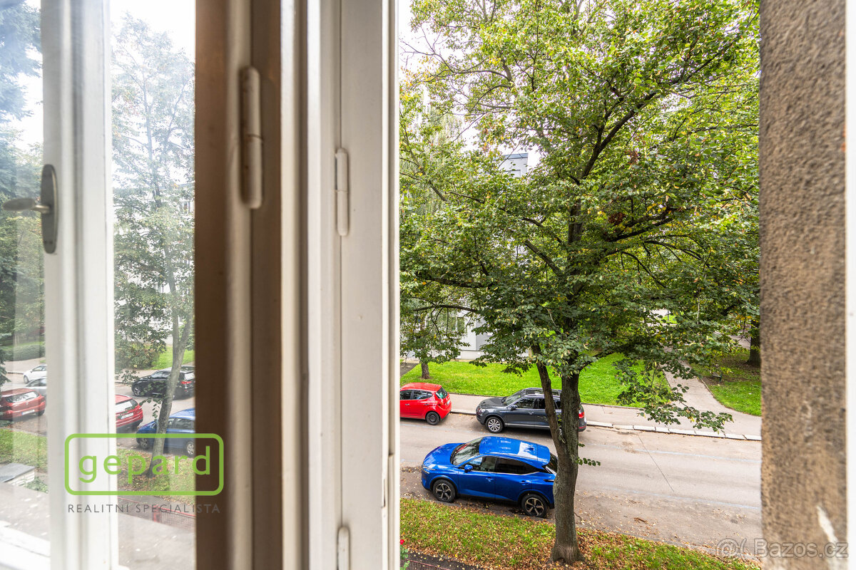 Spoluvlastnický podíl 1/2, rodinný dům Káranská, Praha 10 - - 11