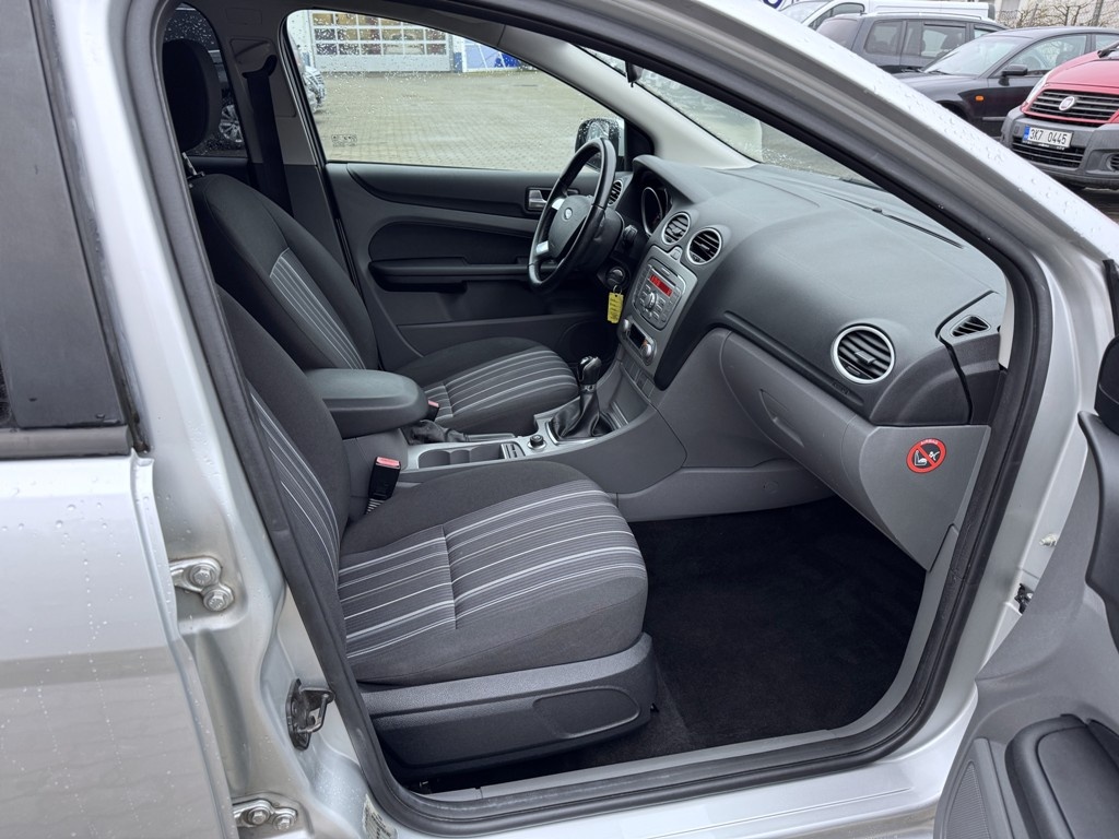 Ford Focus, 1.6i 74 kW digi. klima - 11