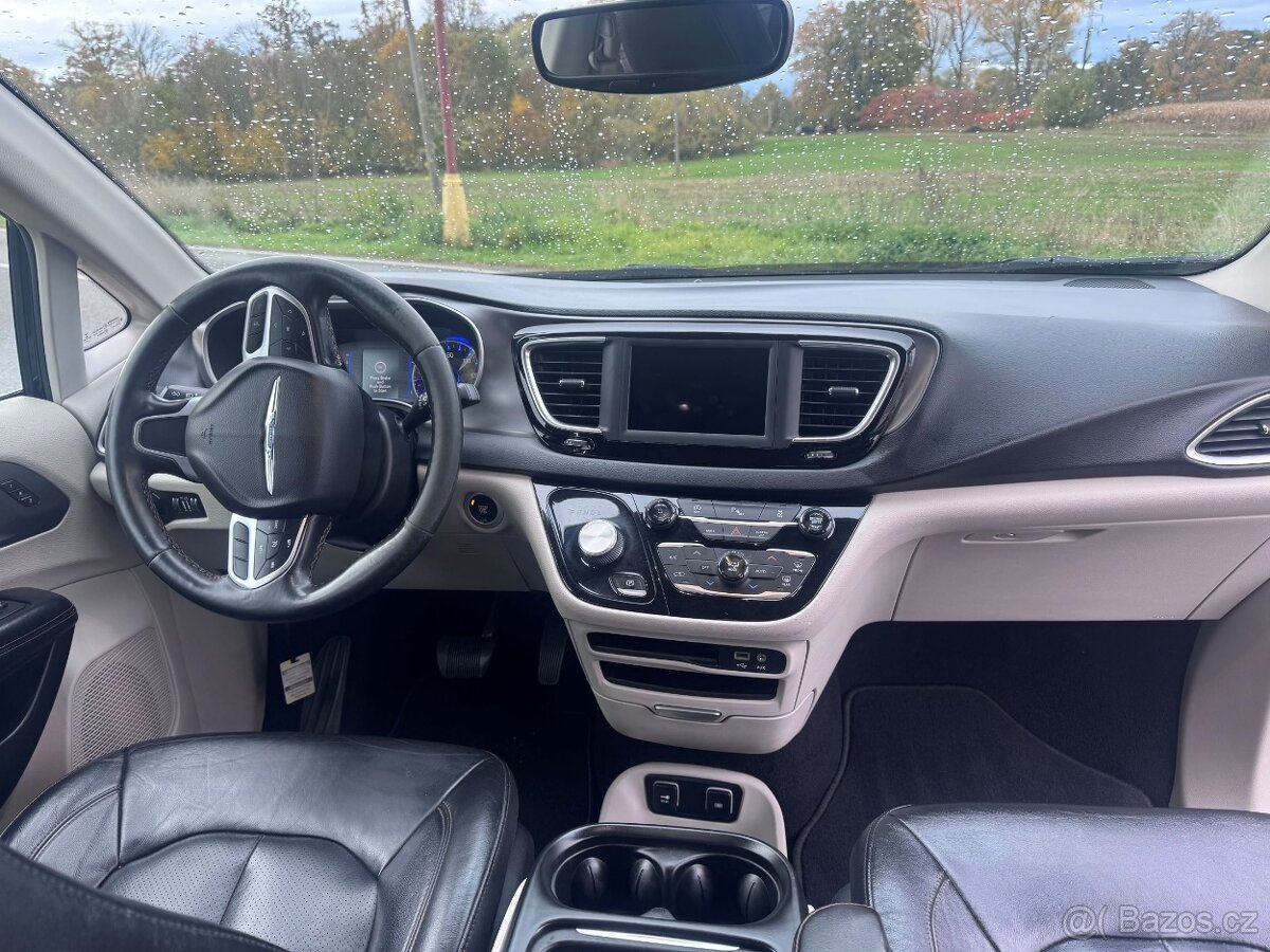 Chrysler Pacifica 3,6 Pentastar RU Kůže 2020 DPH - 11