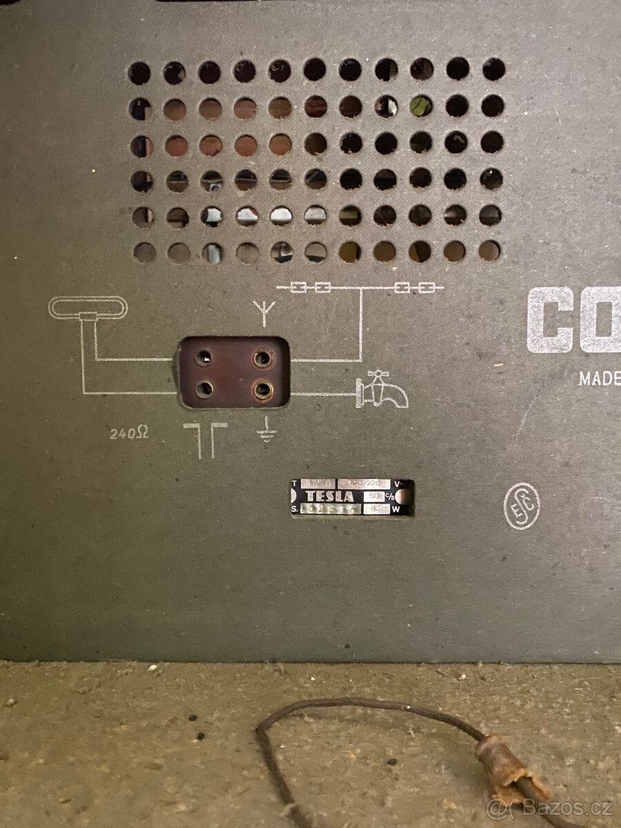 Starožitné rádio s gramofonem Tesla Copélia - 11