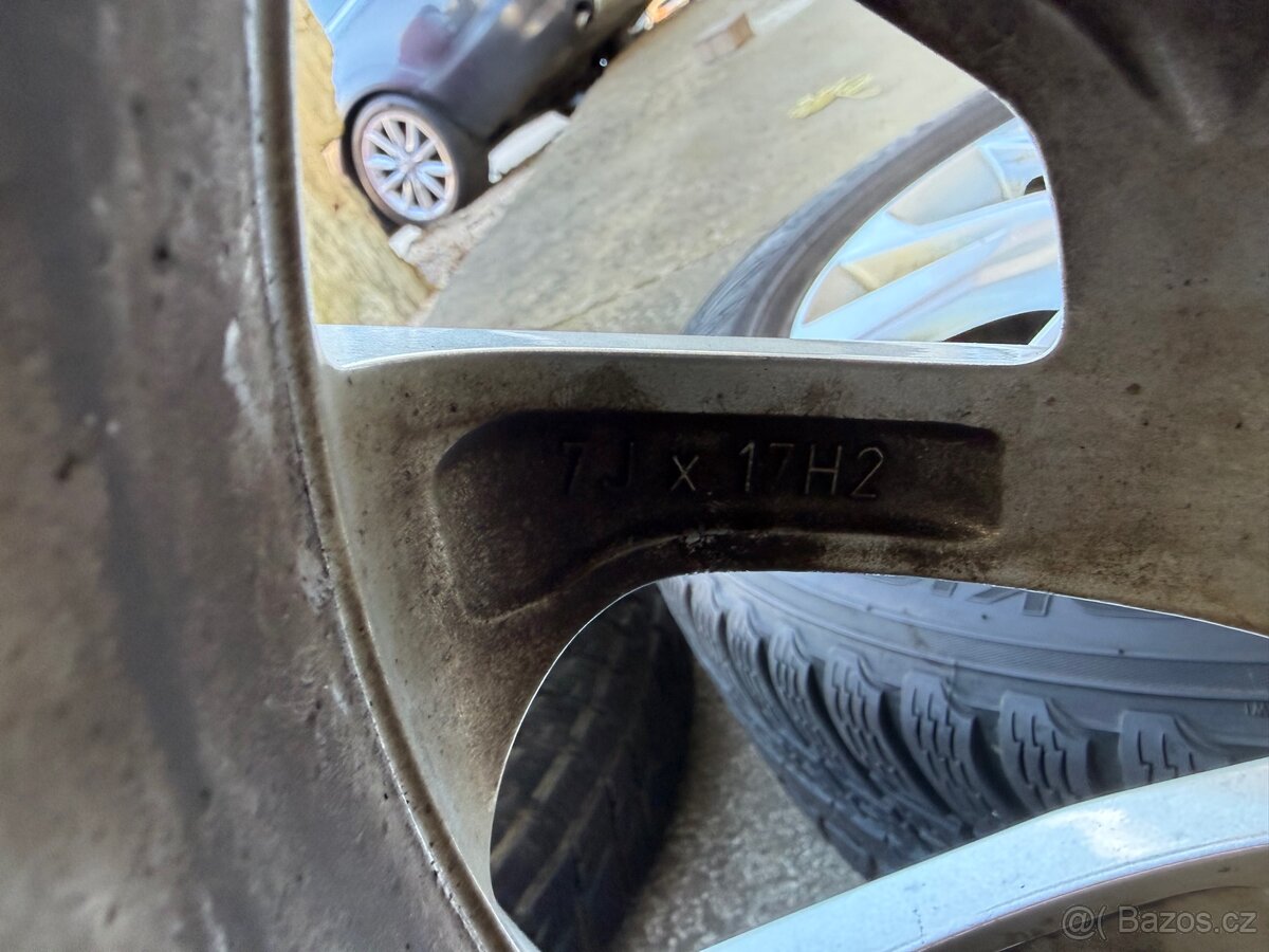 Alu kola Hyundai 5x114,3 R17 zimni Nokian 225/60/17 - 11