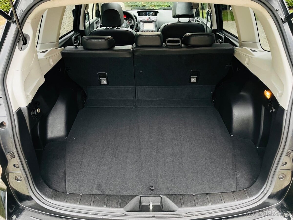 Subaru Forester 2.0i 4x4 AUTOMAT 1.MAJITEL TAŽNÉ SERVISKA - 11