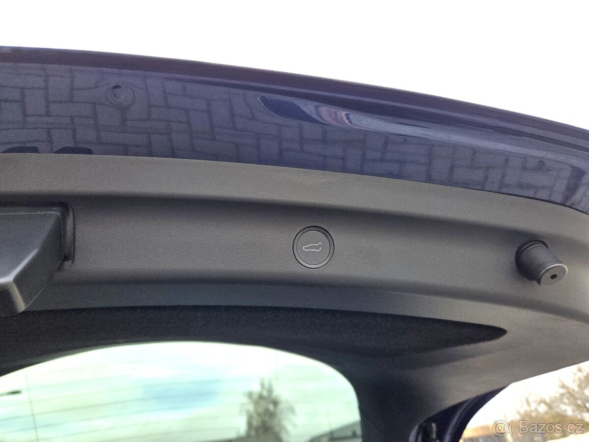 Tesla Model Y Long Range 378Kw 1.majitel - 11