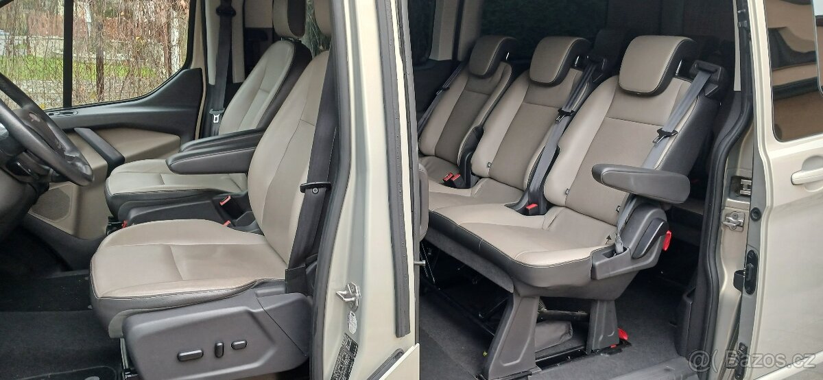 Ford Tourneo Custom 2,2 TDCi L1H1 114 kW Titanium - 11