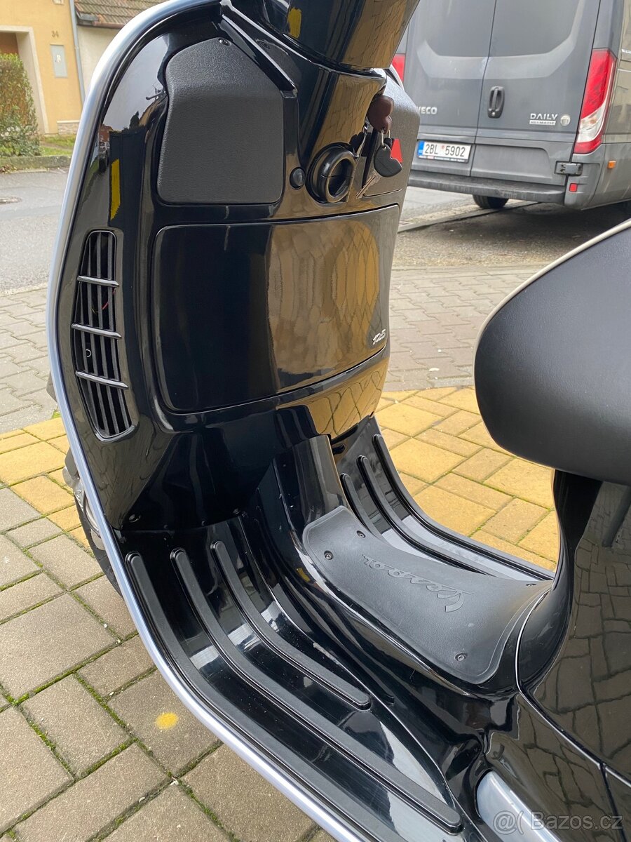Piaggio Vespa GTS 125 Super Sport Top - 11